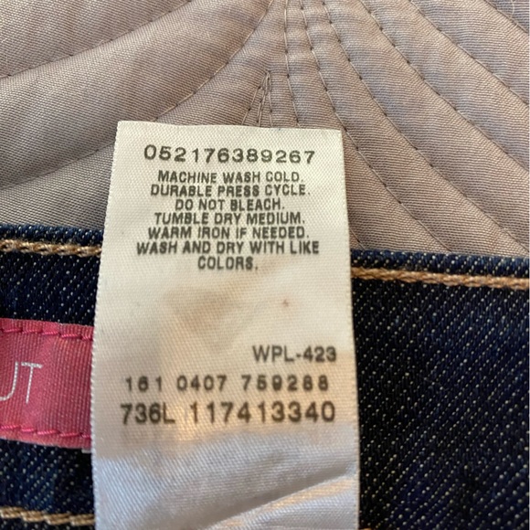 Levi’s Curvy Cut low rise, dark wash straight leg jeans. Size 11M. NWOT. - Picture 4 of 9